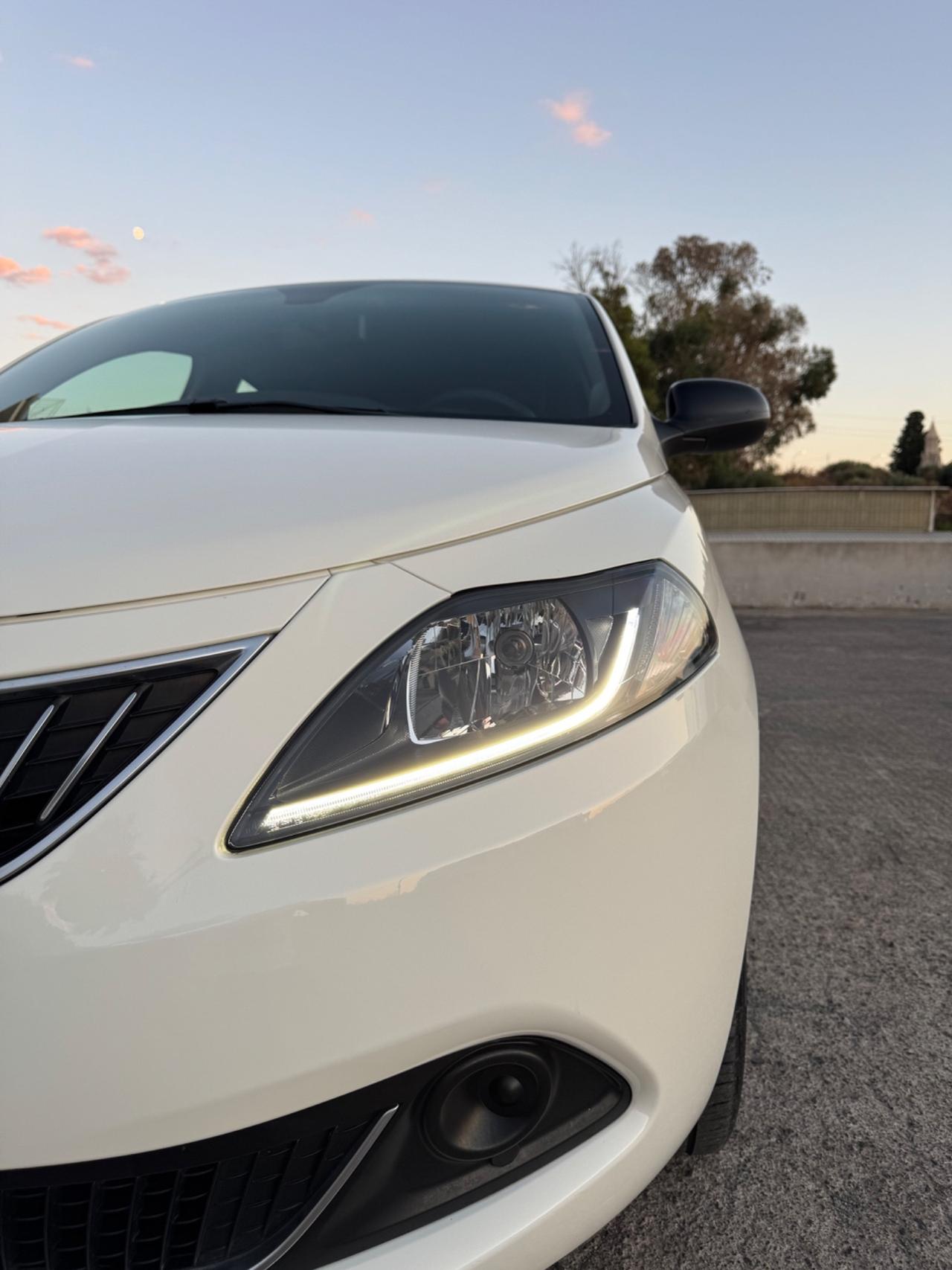 Lancia Ypsilon 1.0 hybrid SOLO 23.000 KM CERTIFICATI