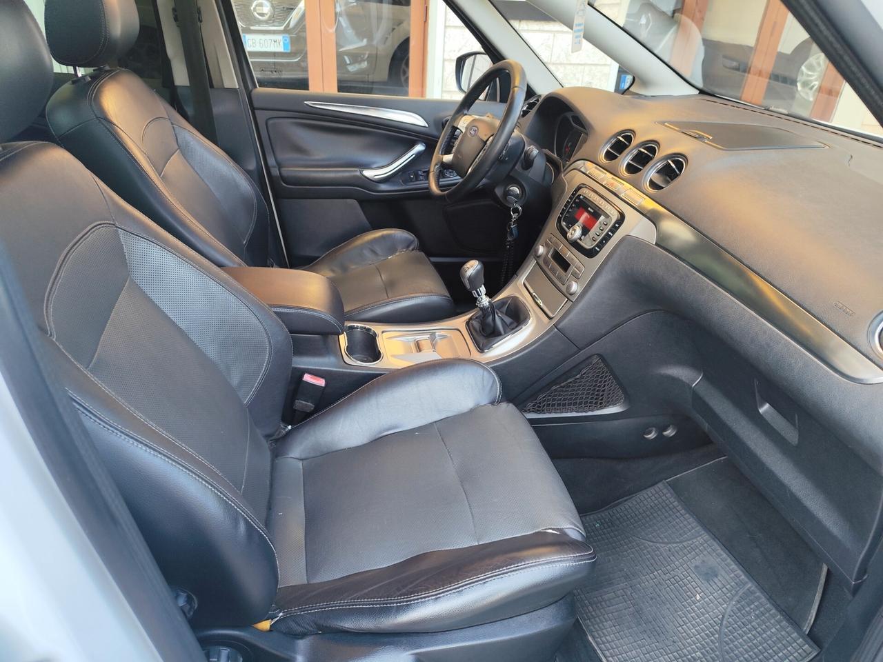 Ford S-Max 2.0 TDCi 140CV Titanium TETTO
