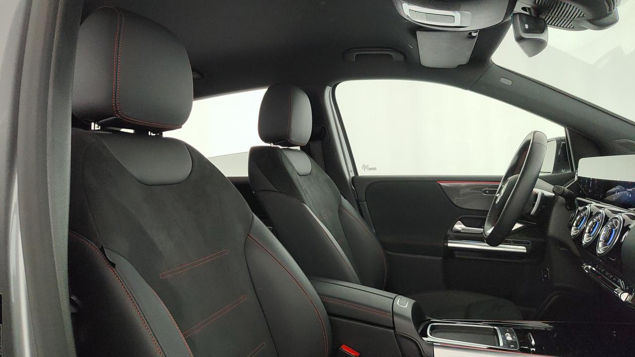 Mercedes-Benz B 180 d Digital Edition auto