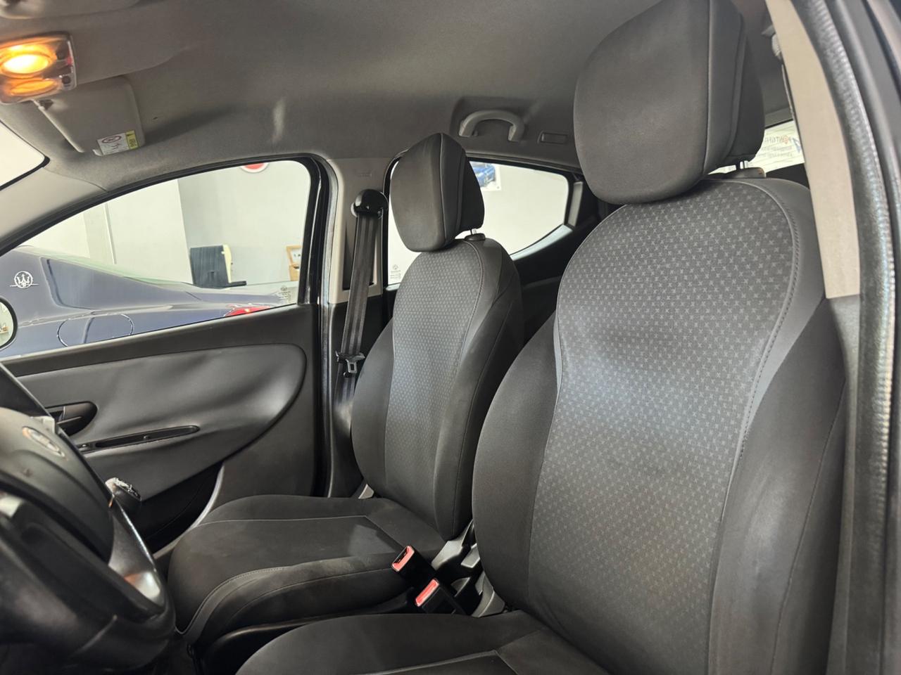 Lancia Ypsilon 1.3 MJT 95 CV Silver Occasione