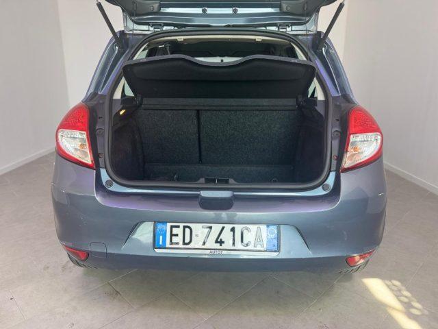 RENAULT Clio 1.2 16V 5 porte Luxe