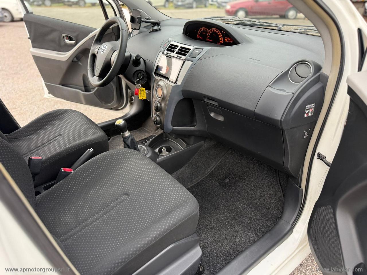 TOYOTA Yaris 1.0 5p. Sol GPL