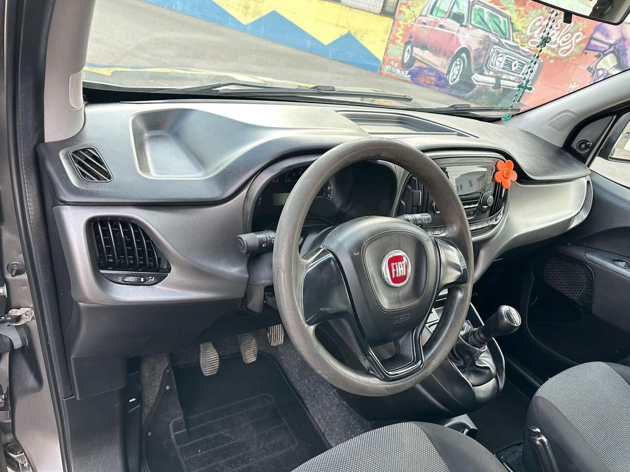 Fiat doblo 5 posti autocarro