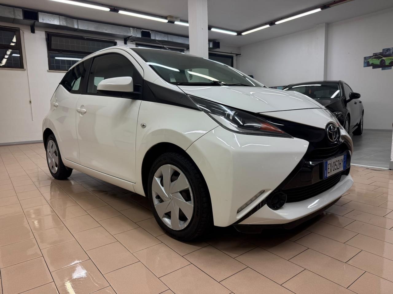 Toyota Aygo 1.0 GPL VVT-I 69 CV 5P X-WAVE MMT AUTOMATICA