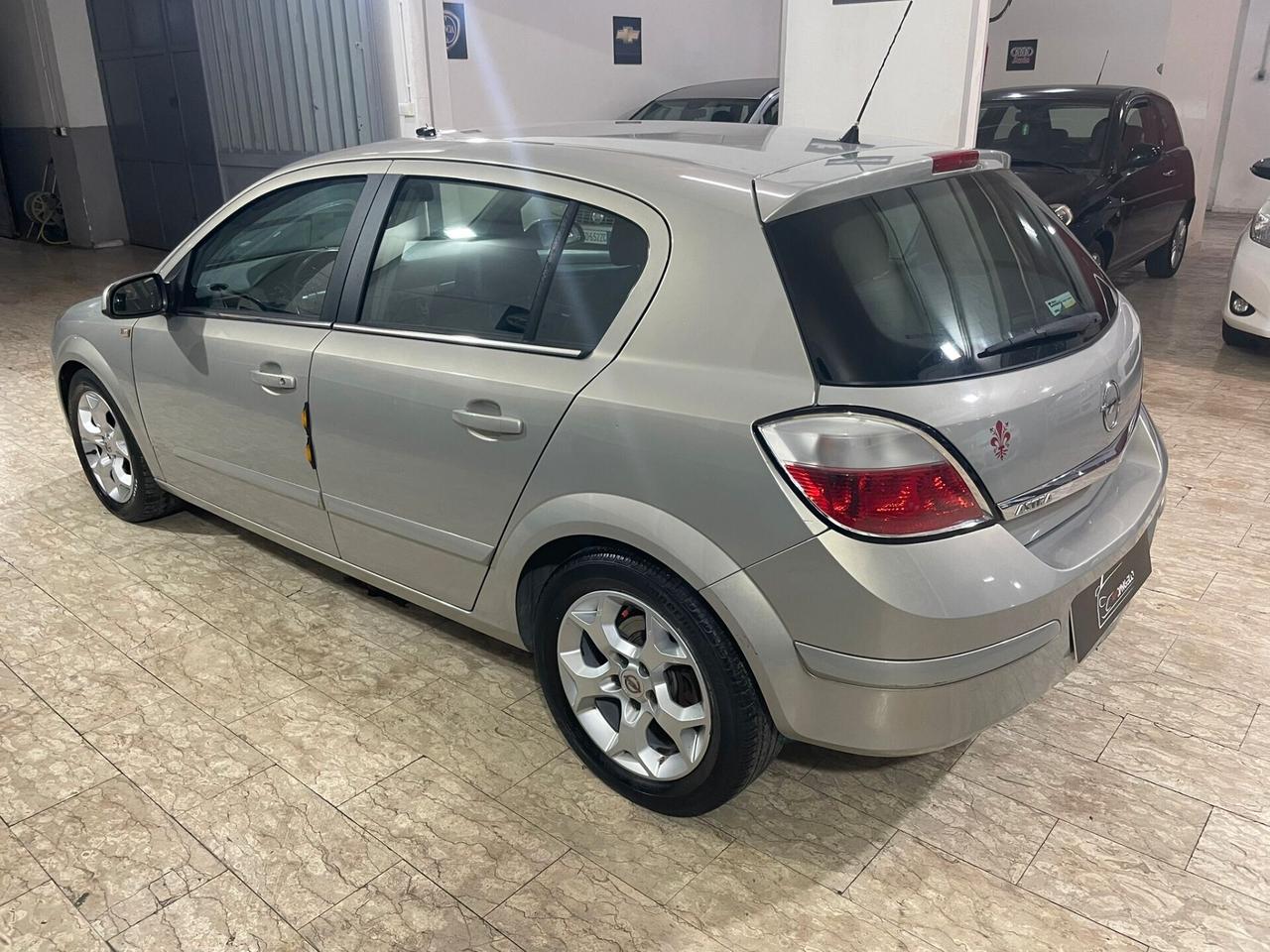 Opel Astra 1.4 16V Twinport 5 porte Enjoy