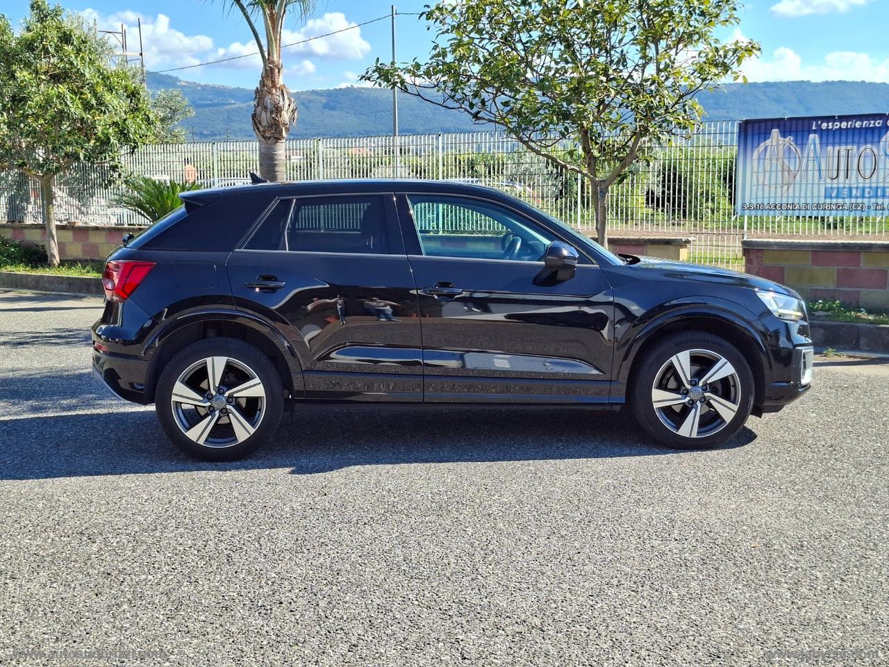 AUDI Q2 30 TDI S tronic Identity Black