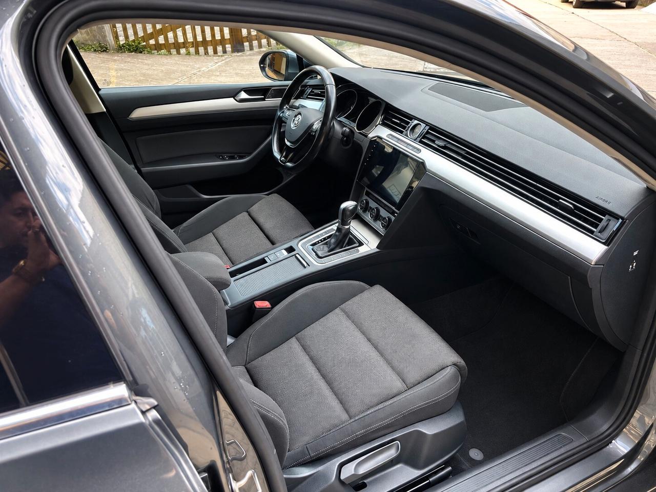 Volkswagen Passat Variant 1.6 TDI SCR DSG Business BMT