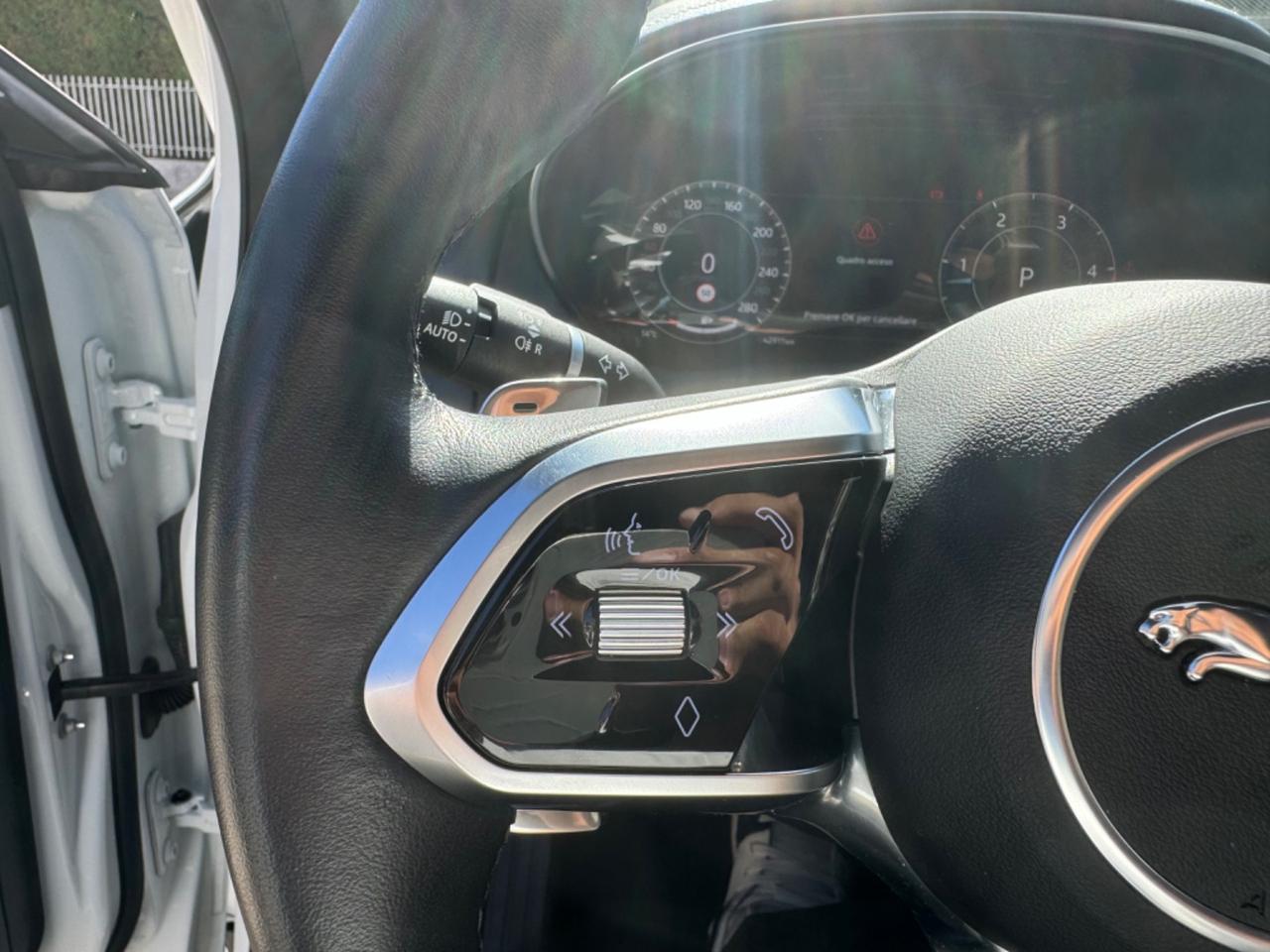 Jaguar E-Pace 2.0D I4 163 CV AWD Auto R-Dynamic SE