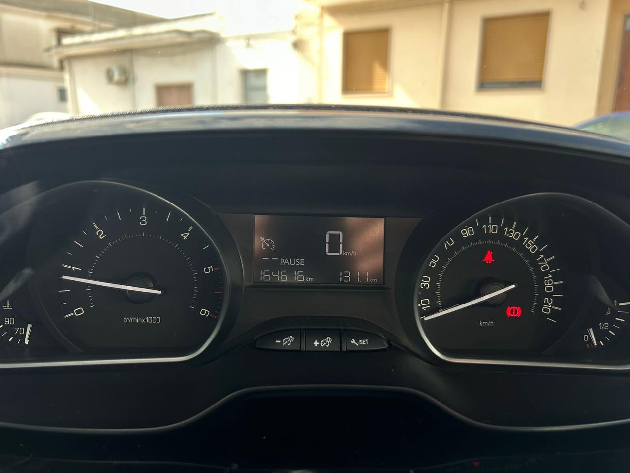 Peugeot 208 1.6 HDI 75Cv 5P ALLURE-2016