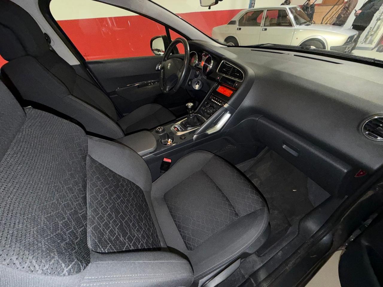 Peugeot 3008 1.6 HDi 115CV Active