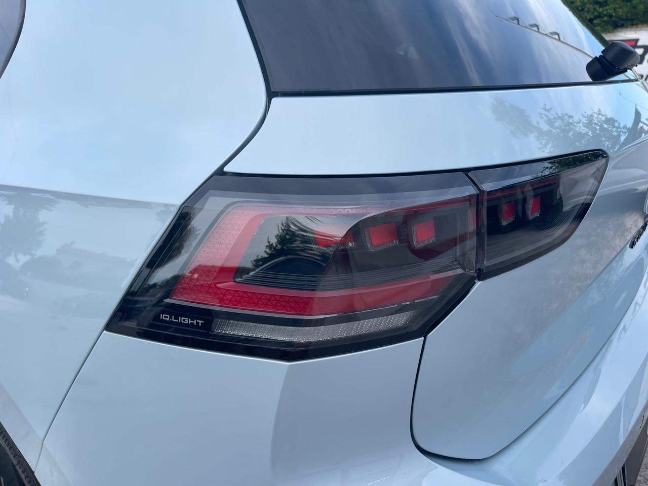 Volkswagen Golf 8.5 R-Line DSG 2.0 TDI 150cv