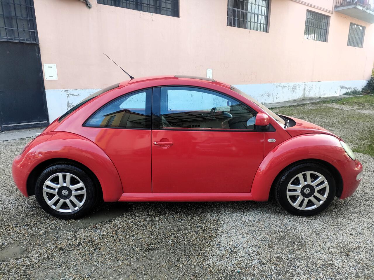 Volkswagen New Beetle 2.0 Gpl pelle e tettuccio