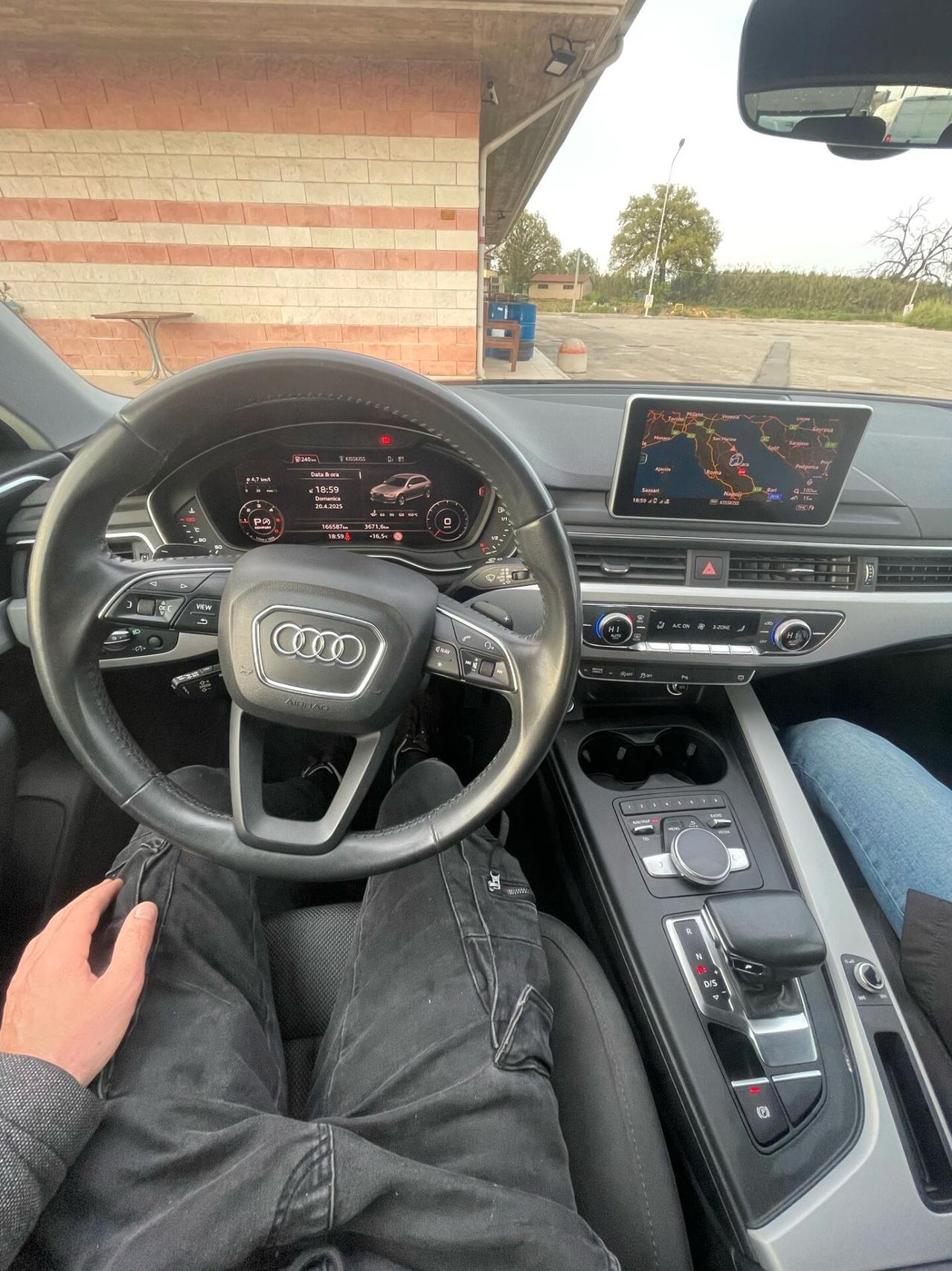 Audi A4 Avant 35 TDI 2.0 150 cv S-tronic S-line edition. Full optional