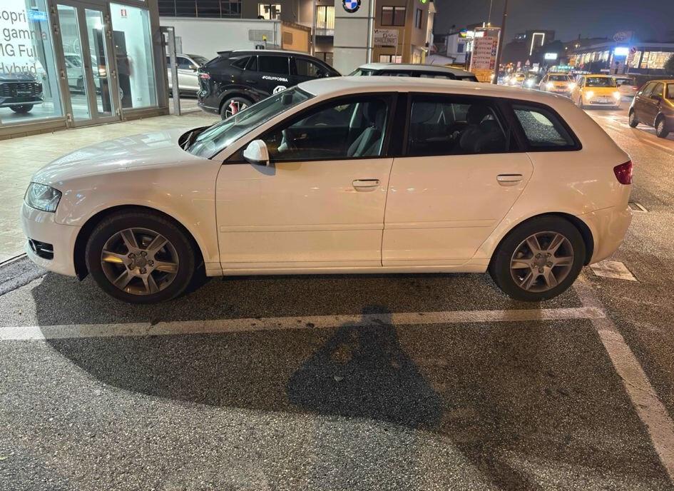 Audi A3 1.6 TDI 105 CV CR Ambiente
