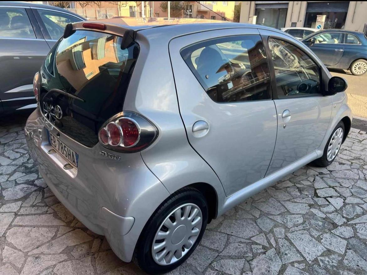 Toyota Aygo 1.0 12V VVT-i 5 porte Sol