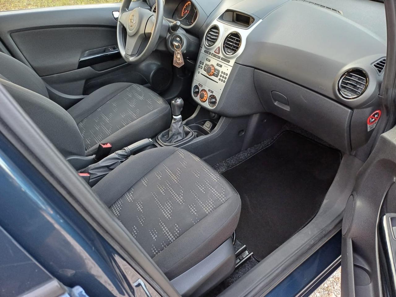 Opel Corsa 1.2 - 2014 5p