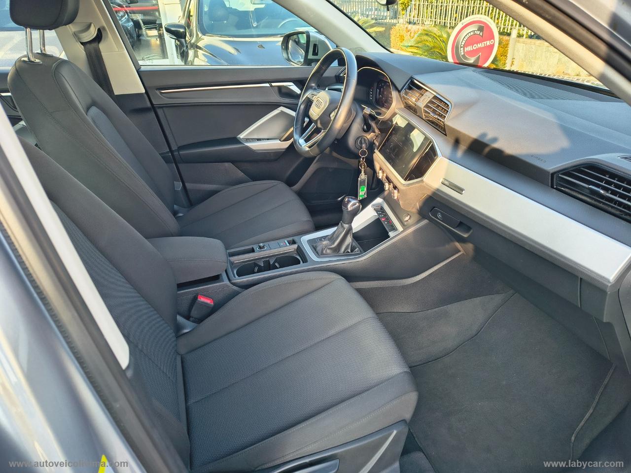 AUDI Q3 35 TDI S tronic Business