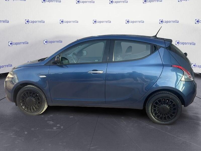 Lancia Ypsilon 1.0 FireFly 5 porte S&S Hybrid Silver