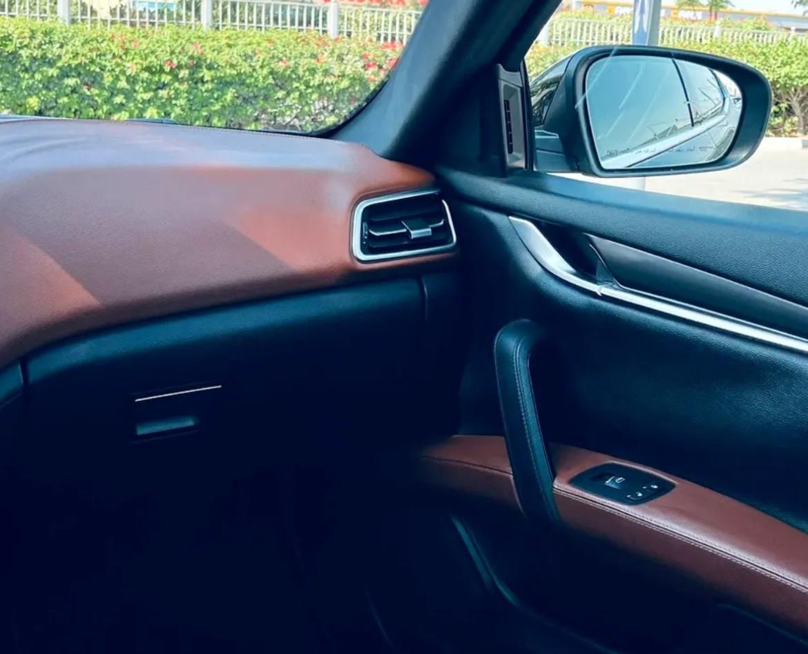 Maserati Ghibli V6 430 CV Q4