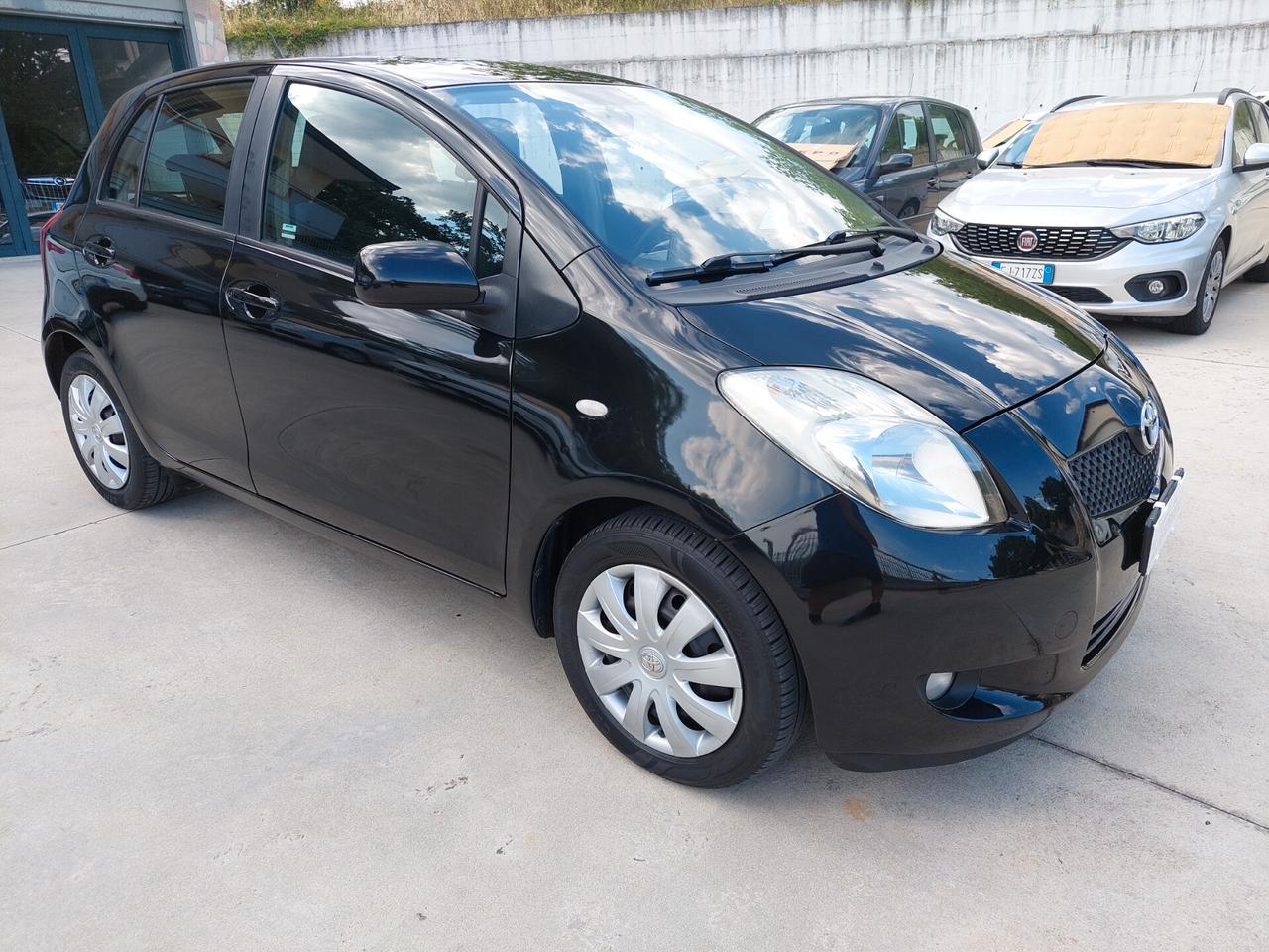 Toyota Yaris 1.4 D-4D 5 porte Sol PERFETTA