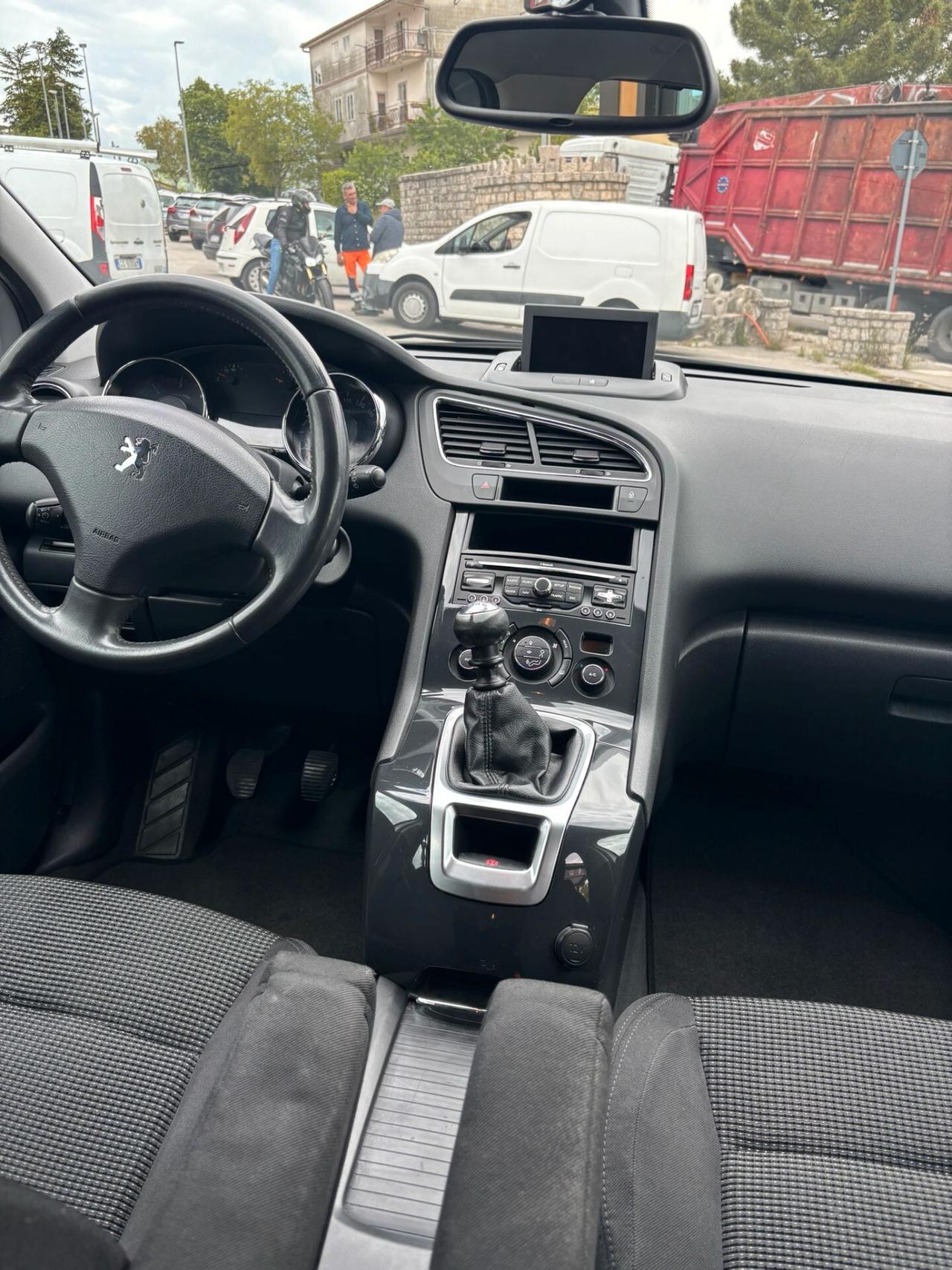 Peugeot 5008 1.6 HDi 112CV Premium 7 POSTI