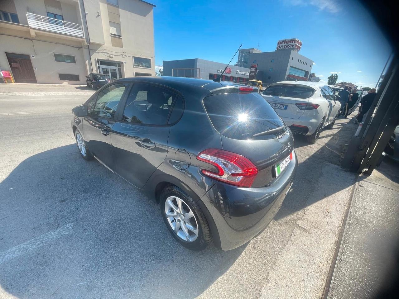 Peugeot 208 1.2 VTi 82 CV 5 porte Allure