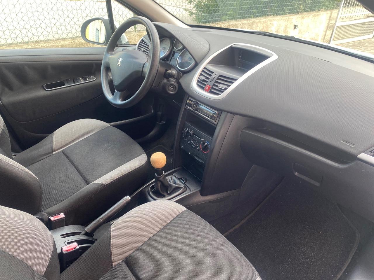 Peugeot 207 1.4 8V 75CV 5p. X Line neopatentati