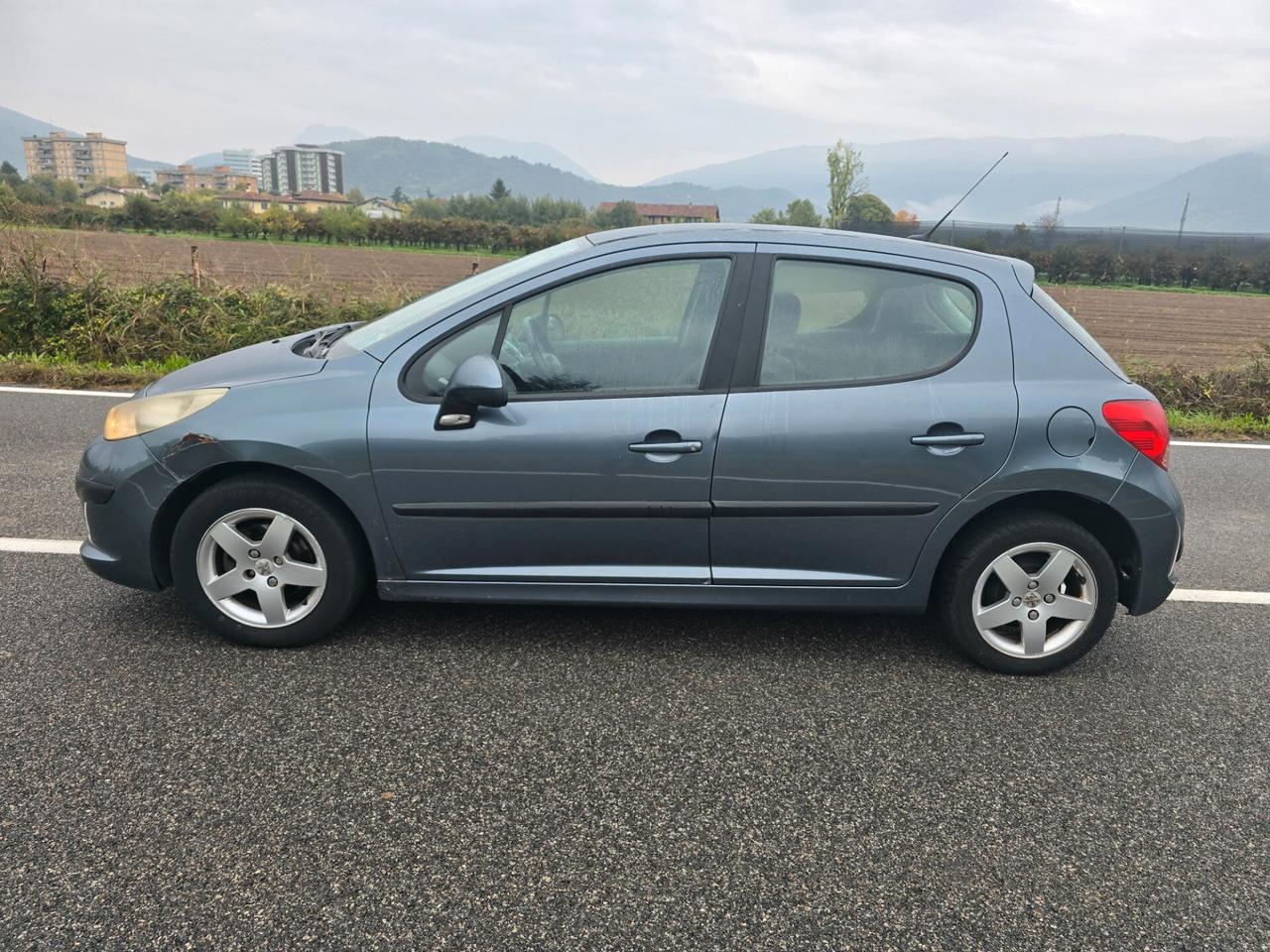 PEUGEOT 207 1.4 "OK PER NEOPATENTATI"