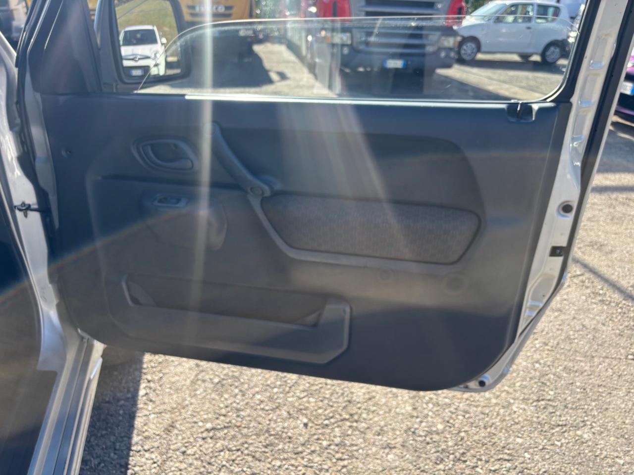 Suzuki Jimny 1.5 DDiS cat 4WD SOLO PER OPERATORI DEL SETTORE.