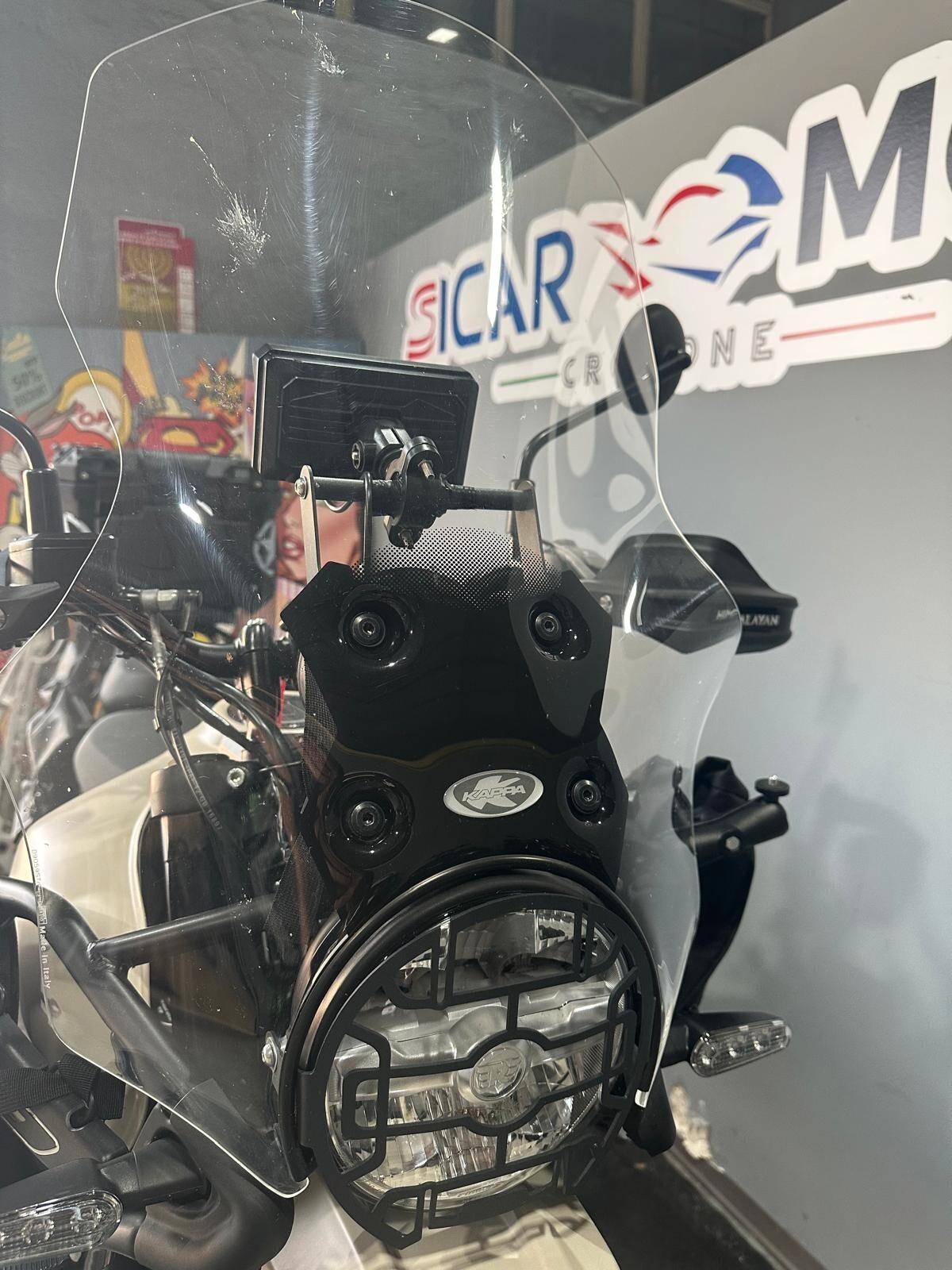Royal Enfield Himalayan 450 super accessoriata