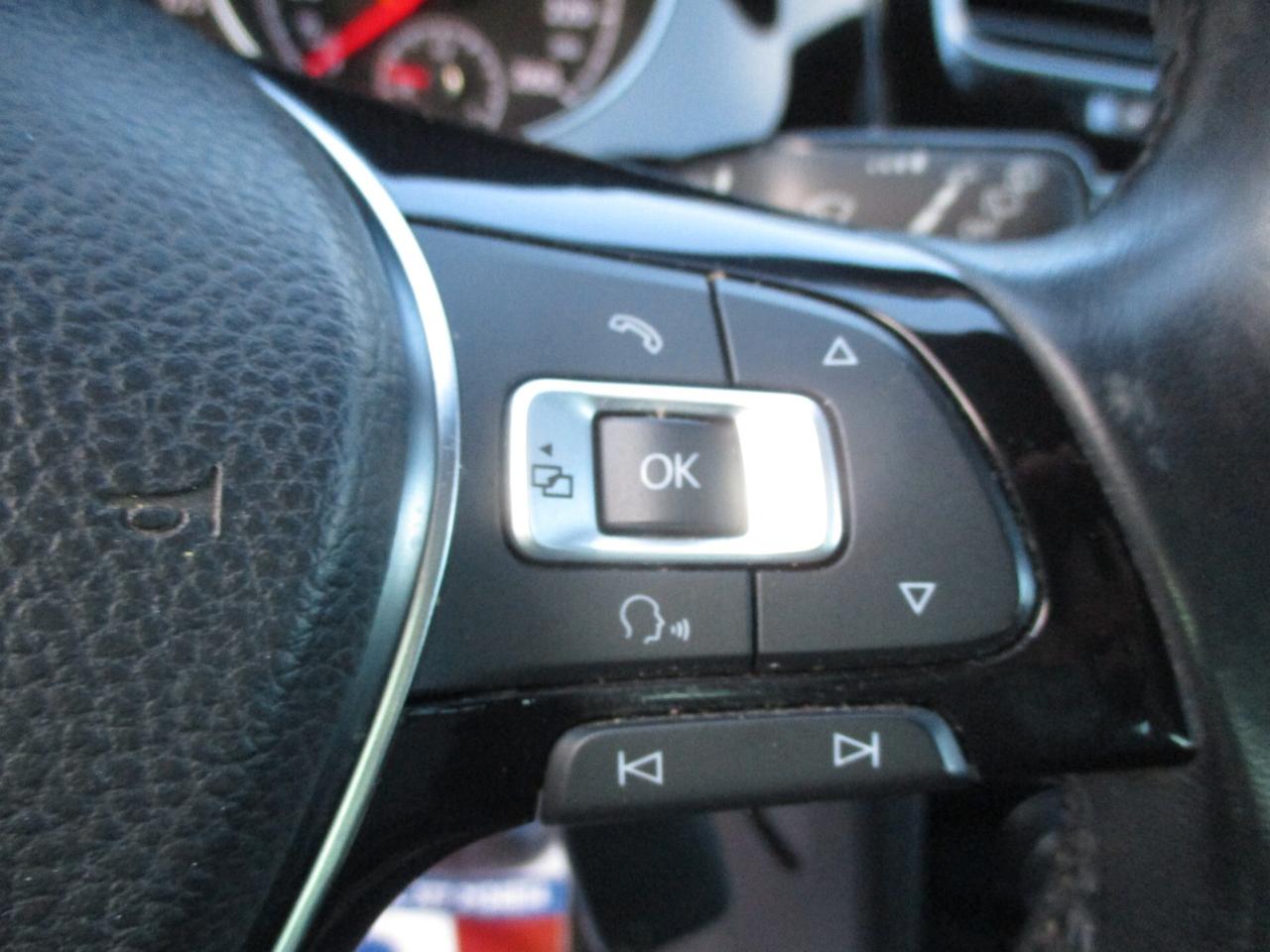 Volkswagen Golf 7.5 1.6 TDI R-LINE FULL OPTIONAL 2018