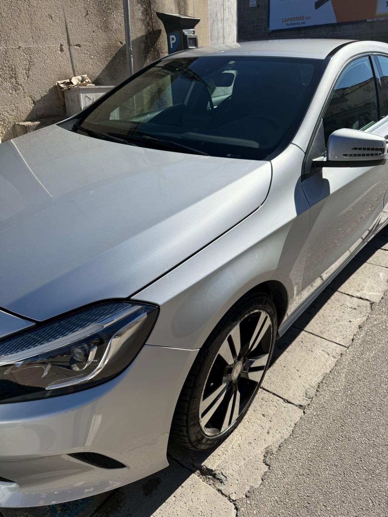 MERCEDES A180 CDI AUTOM/NAVI/LED