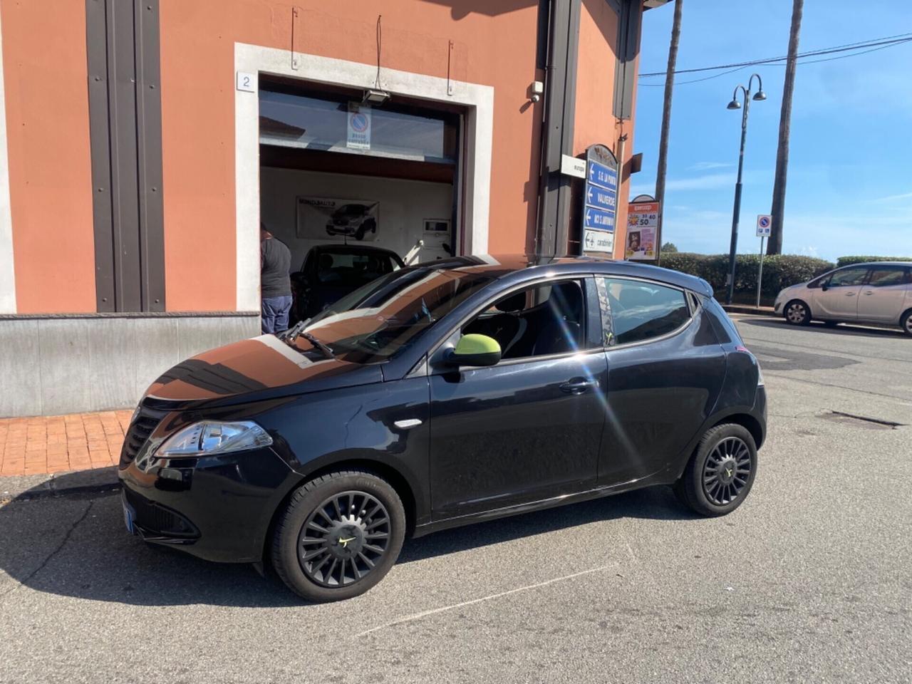 Lancia Ypsilon 1.2 69 CV 5 porte S&S Silver 2014