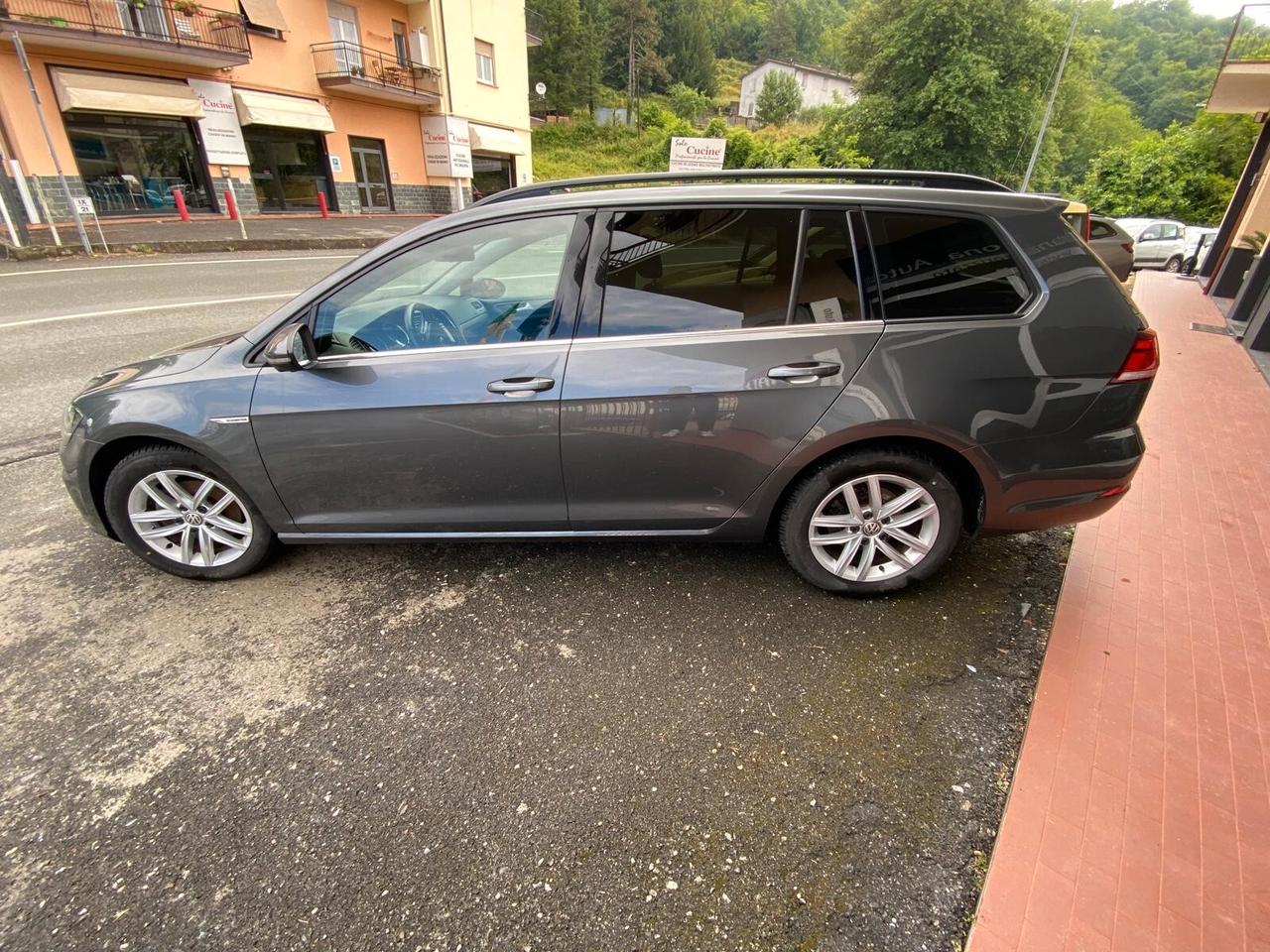 Volkswagen Golf Variant Golf Variant 1.5 TGI DSG 5p. Executive BlueMotione Tech.