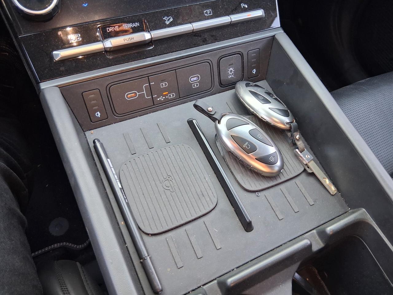 Hyundai Santa Fe 1.6 T-GDi HEV 4WD AT 7 posti Business