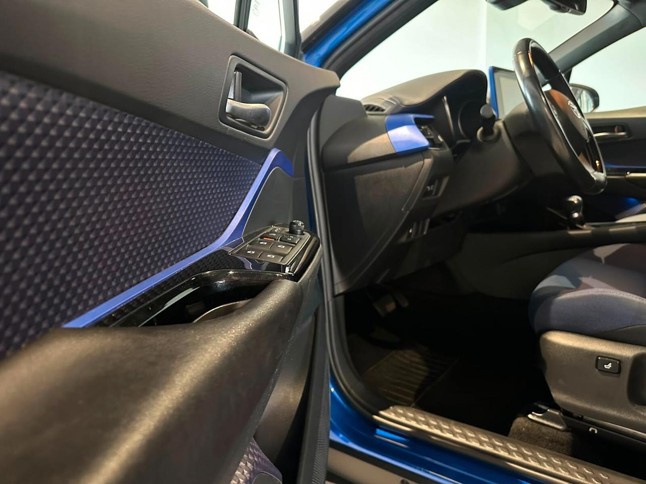 Toyota C-HR 1.8 Hybrid E-CVT Lounge