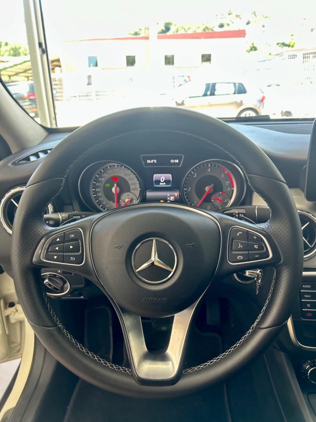 Mercedes GLA 200 SPORT ENDURO finanziabile