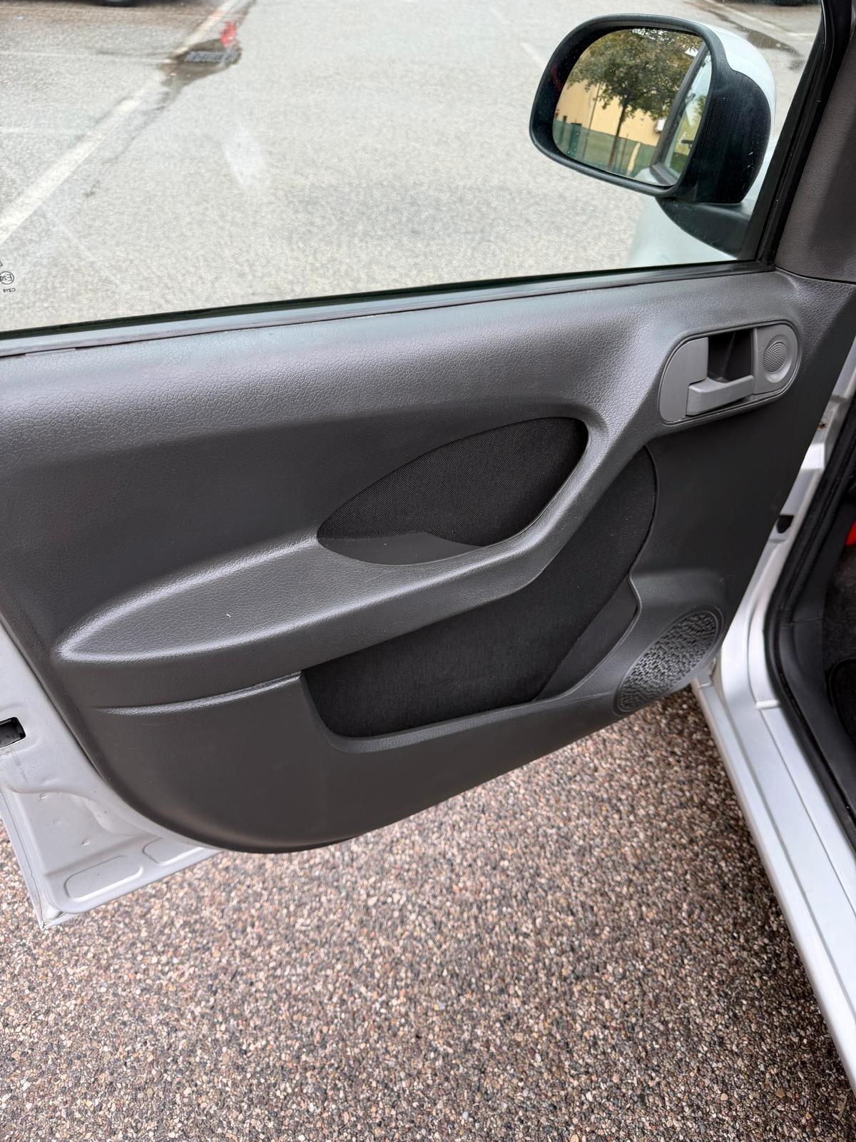 Fiat Panda 1.2 METANO - NEOPATENTATI - 12 MESI DI GARANZIA -