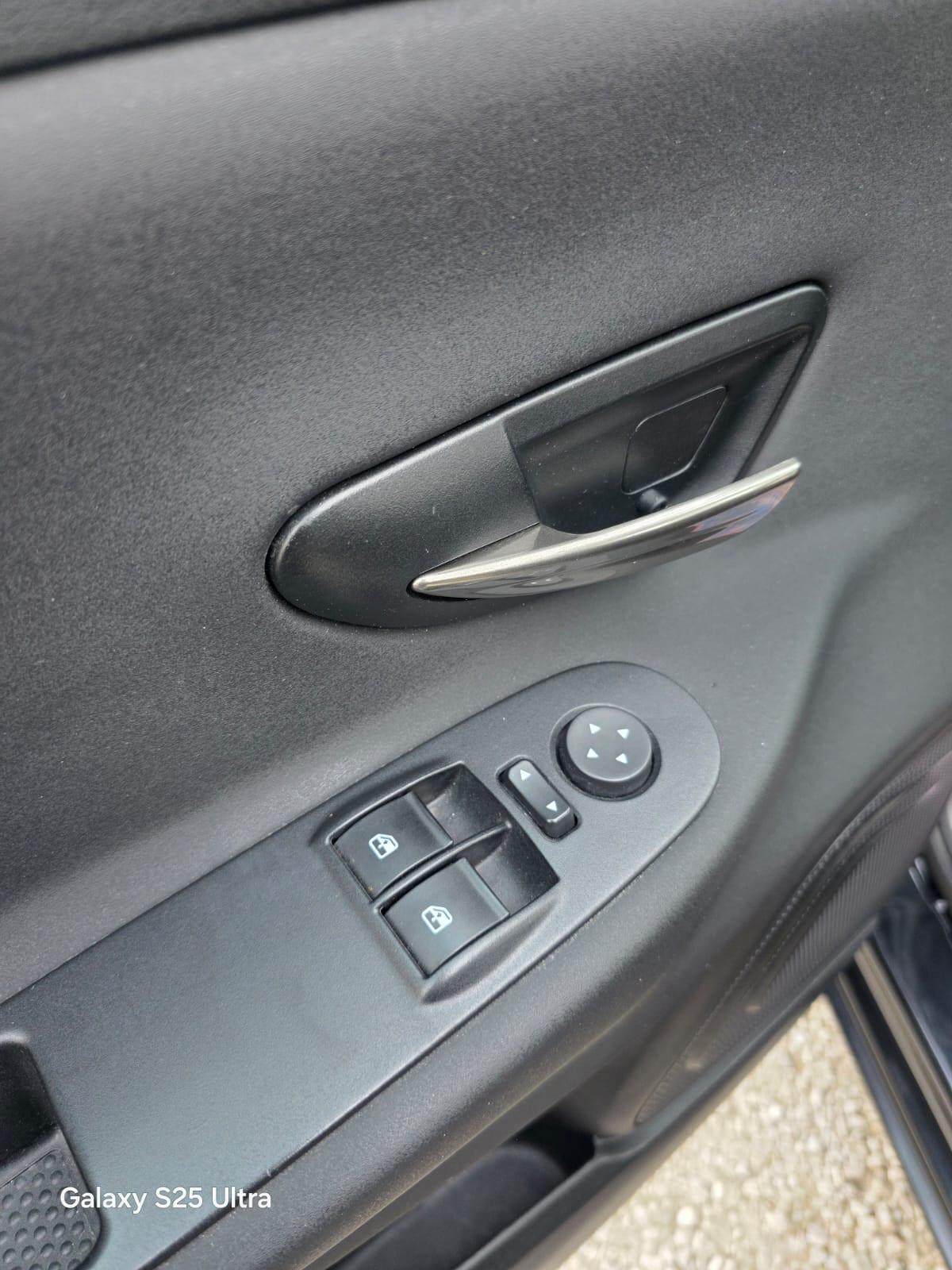 Lancia Ypsilon 0.9 TwinAir 85 CV 5 porte Metano Ecochic Elefantino