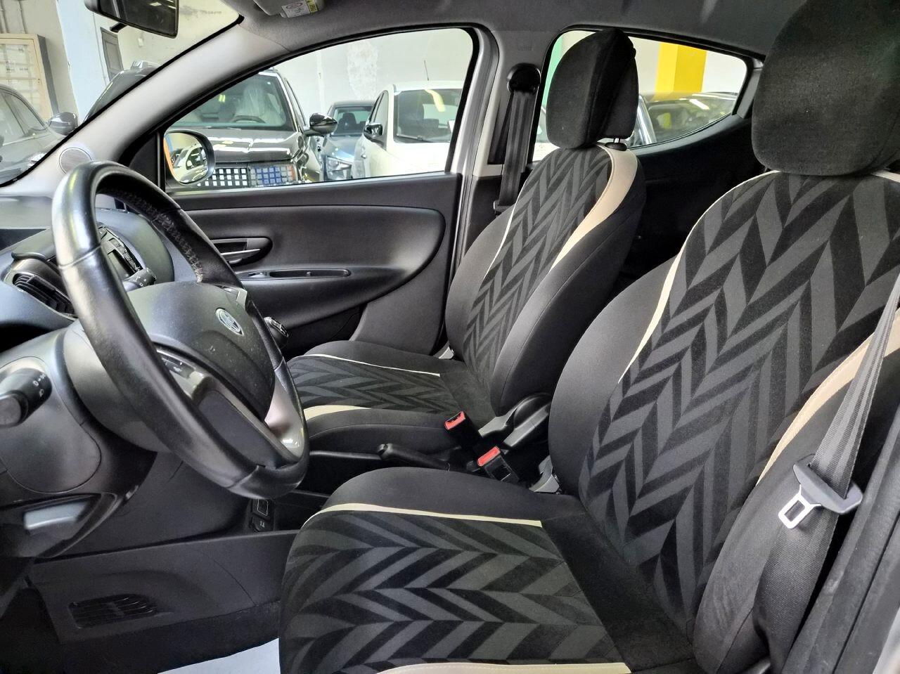 Lancia Ypsilon 1.2 Gold 69cv