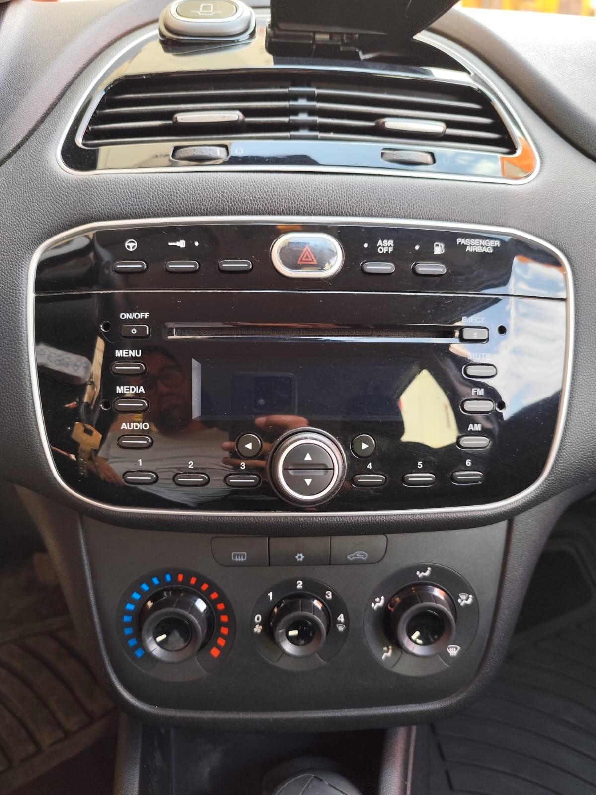 Fiat Punto 1.4 8V 5 porte Natural Power Lounge 77CV