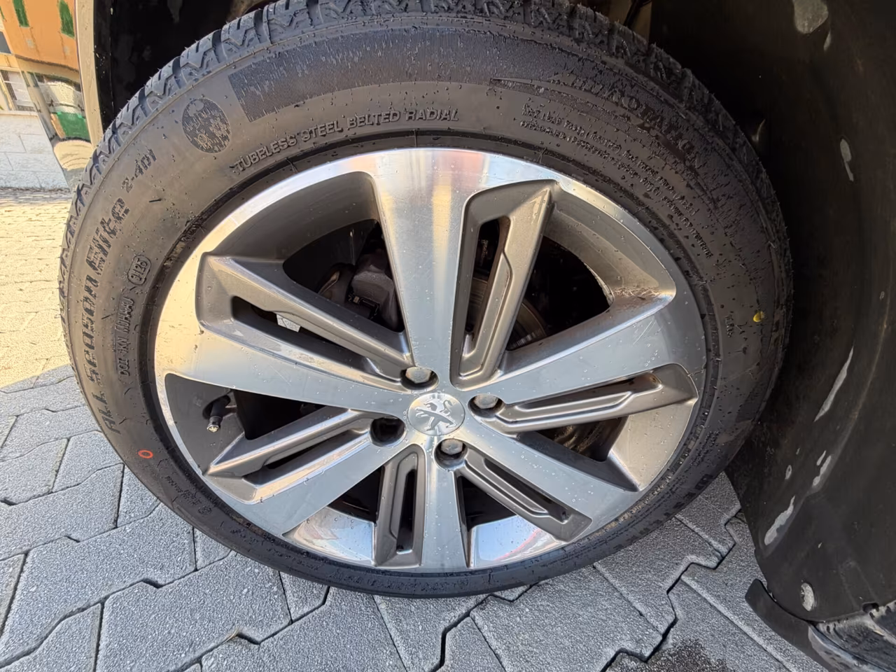 Peugeot 3008 1.6 HDi 115CV Allure