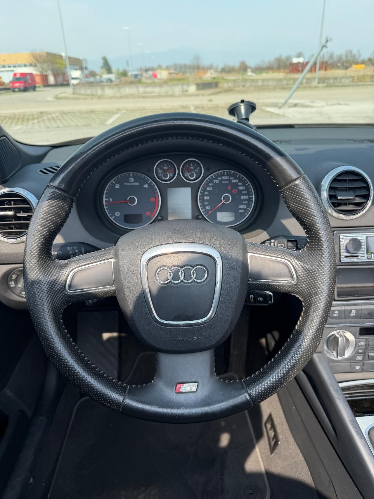 Audi A3 Cabrio 1.6 TDI 105 CV CR Attraction