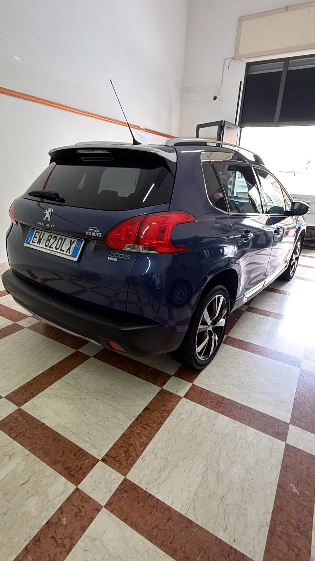 Peugeot 2008 1.6 e-HDi 115 CV Stop&Start Féline