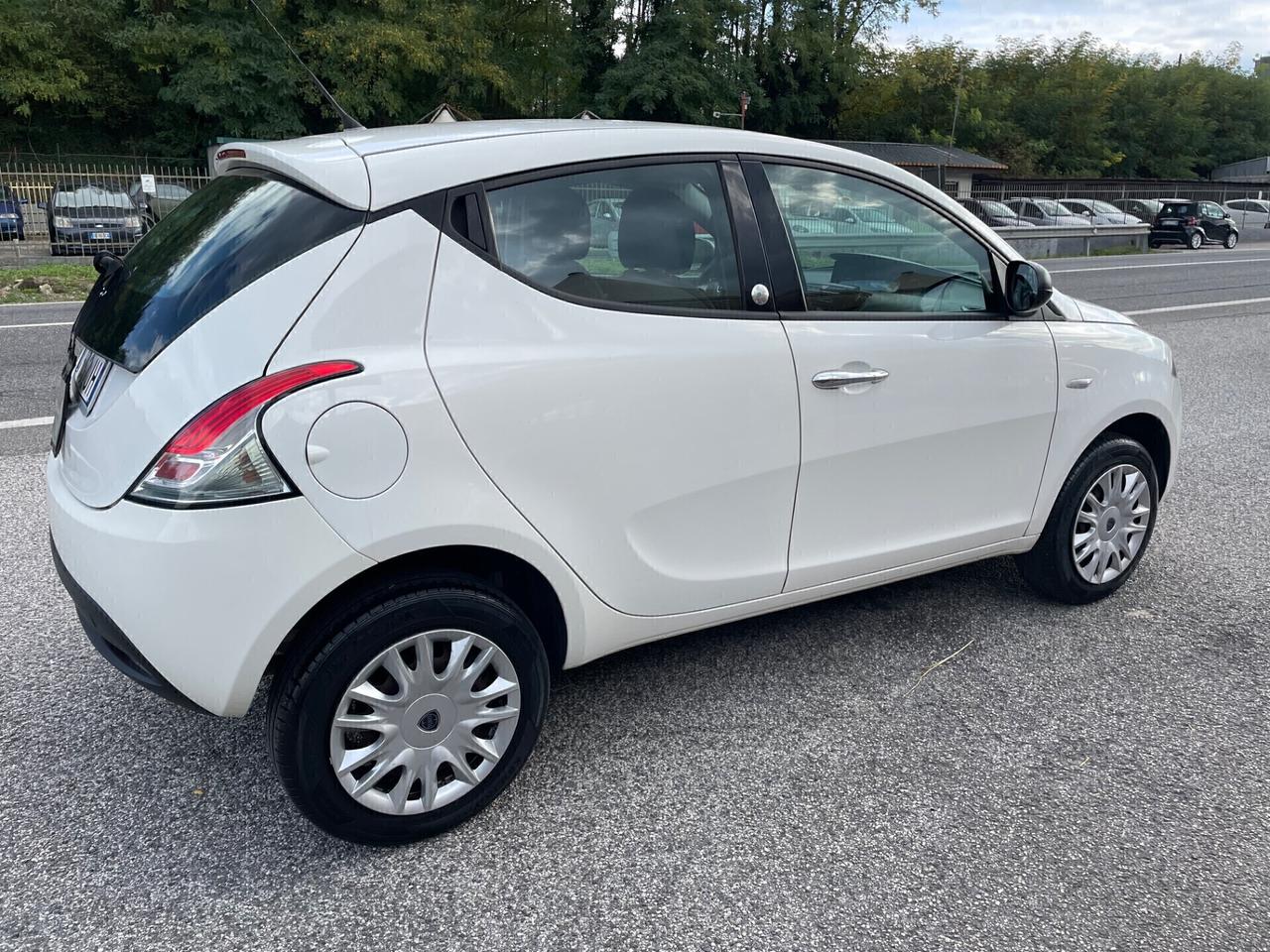 Lancia Ypsilon 0.9 TwinAir 85 CV 5 porte Metano Ecochic Gold