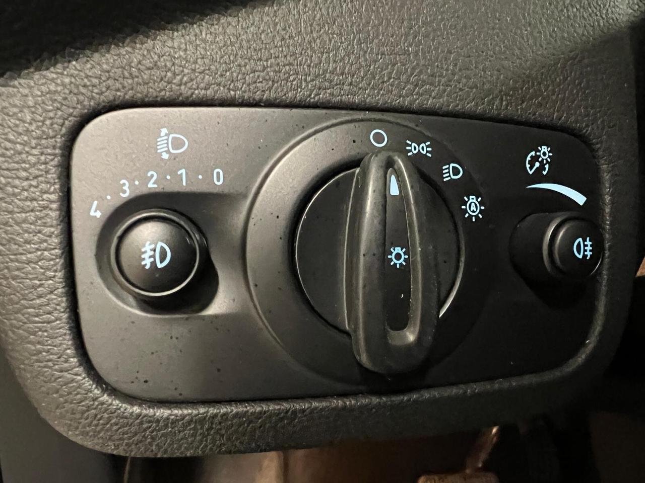 Ford Kuga 2.0 TDCI 140 CV 4WD Powershift Titanium