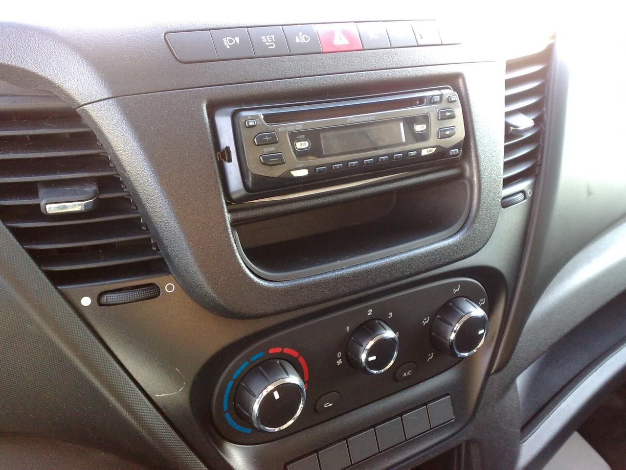 Iveco Daily 35s12 2.3hpt CENTINATO - 2016