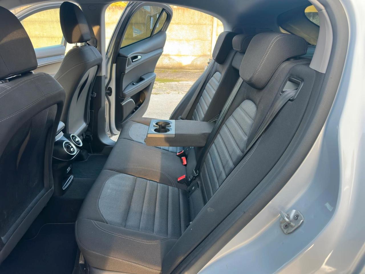 Alfa Romeo Stelvio 2.2 Turbodiesel 160 CV AT8 RWD Business