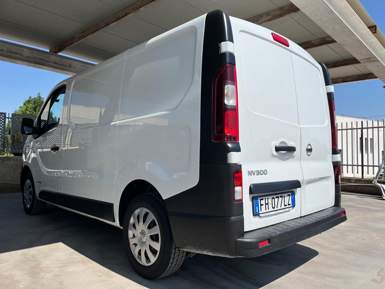 Nissan NV300 27 1.6 dCi 120CV PC-TN Van