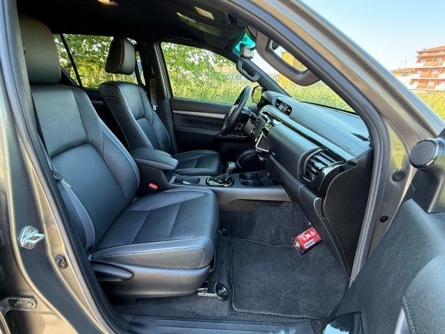 TOYOTA Hilux 2.4 D A/T 4WD Double Cab Invincible PREZZO FINITO